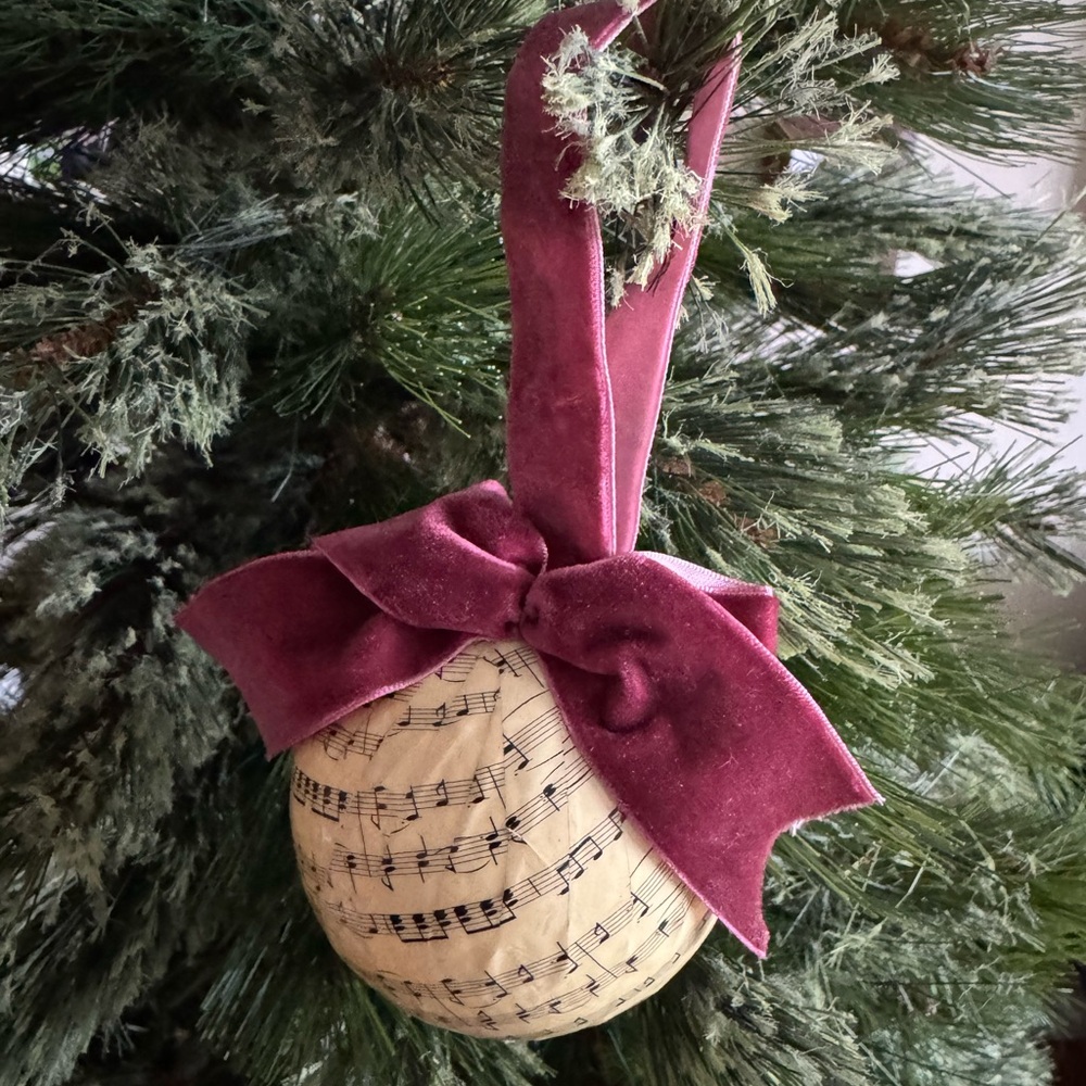 Musical Note Ornament with Velvet Bow